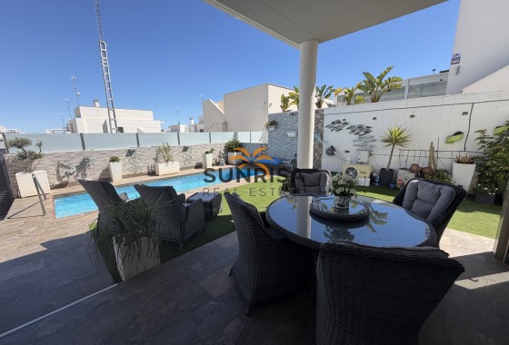 Villa · Revente - Villamartin · Alicante · Espagne