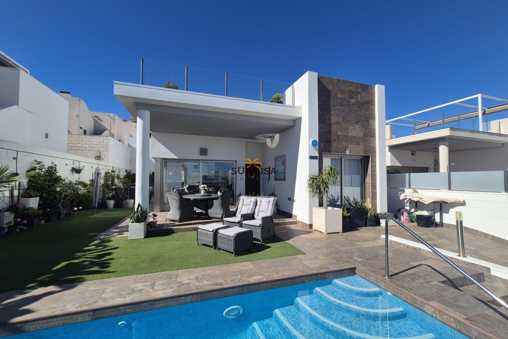 Resale - Villa - Villamartin
