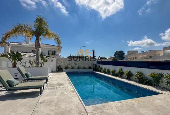Villa · Revente - Villamartin · Alicante · Espagne