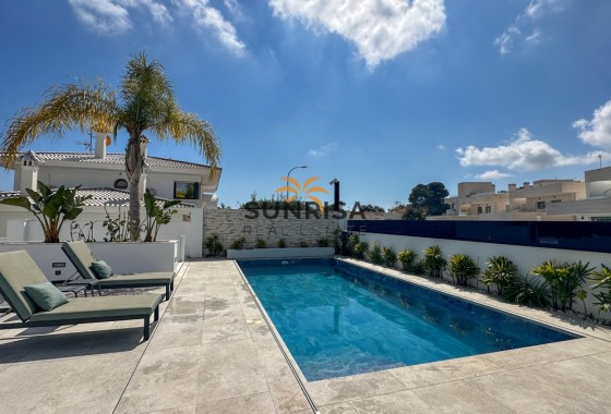 Villa · Revente - Villamartin · Alicante · Espagne