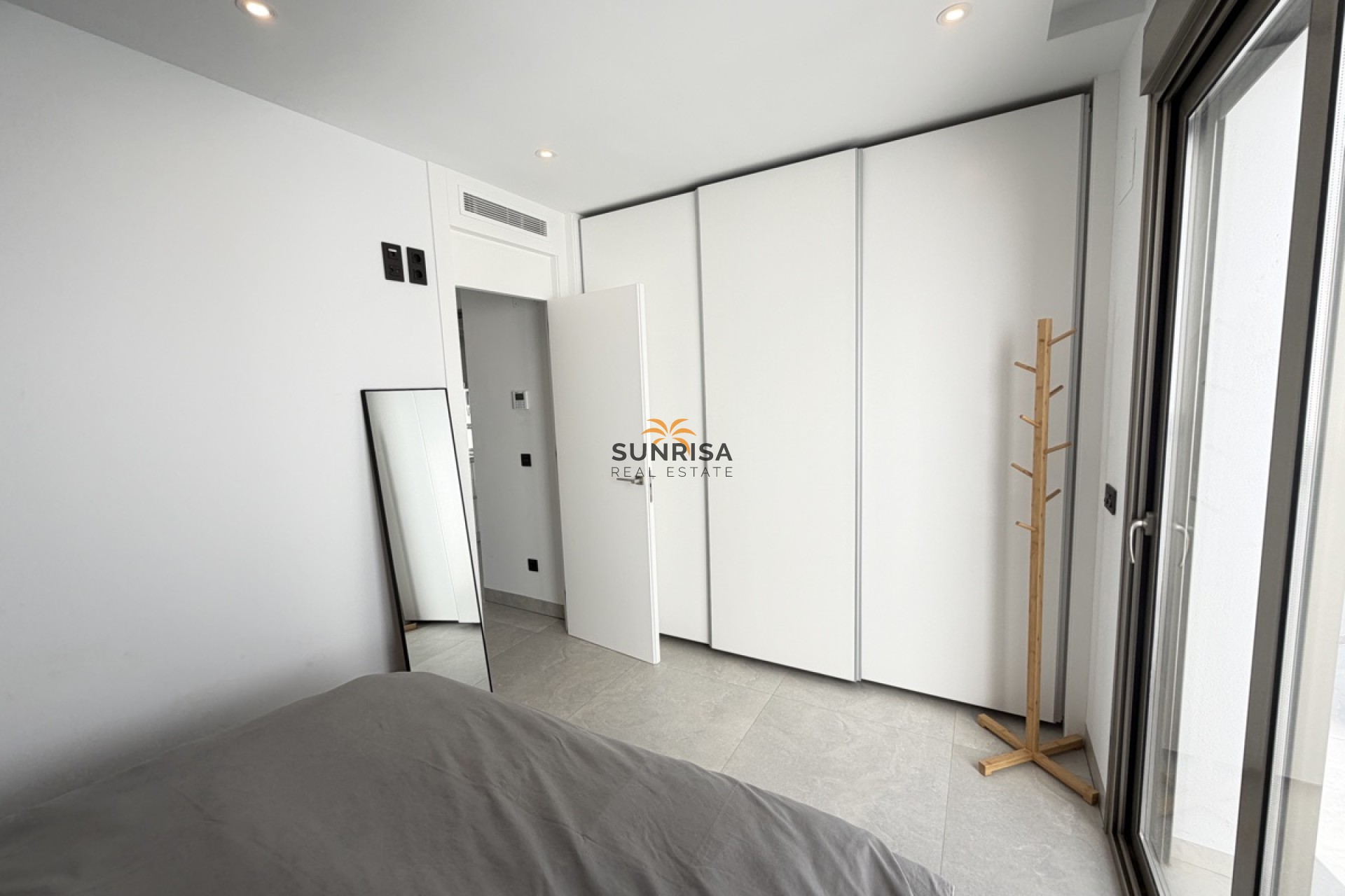 Resale - Villa - Villamartin