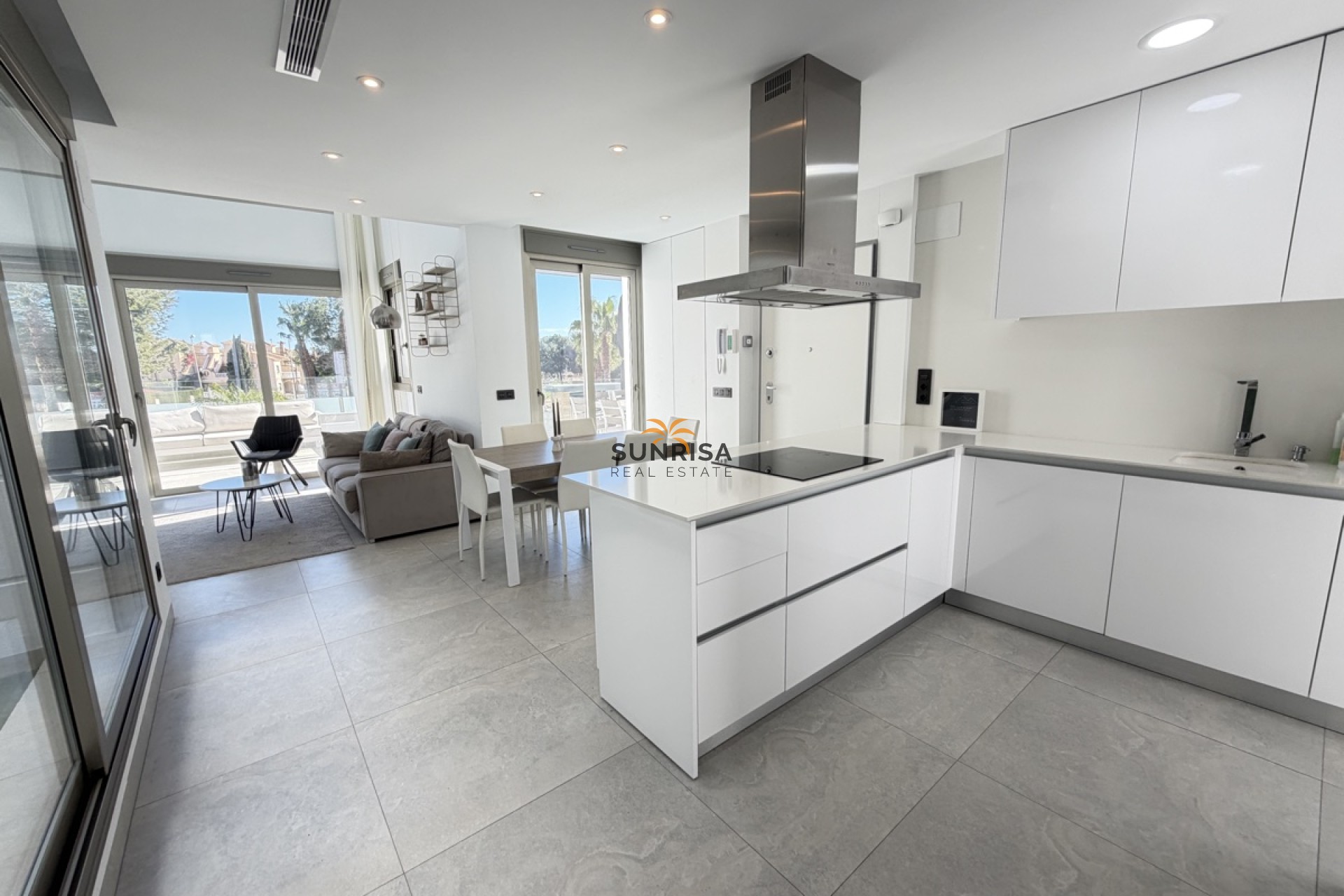 Resale - Villa - Villamartin