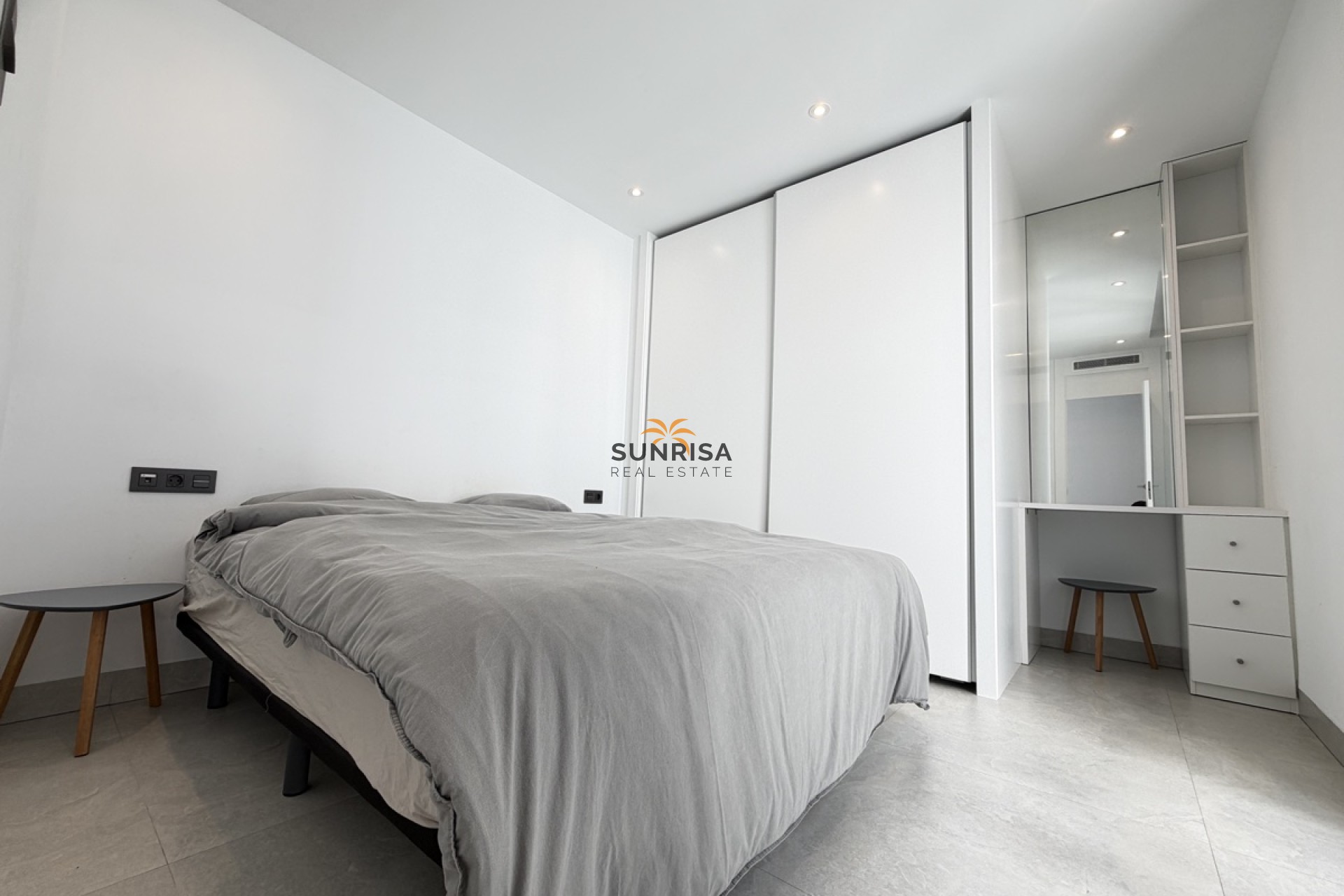 Resale - Villa - Villamartin