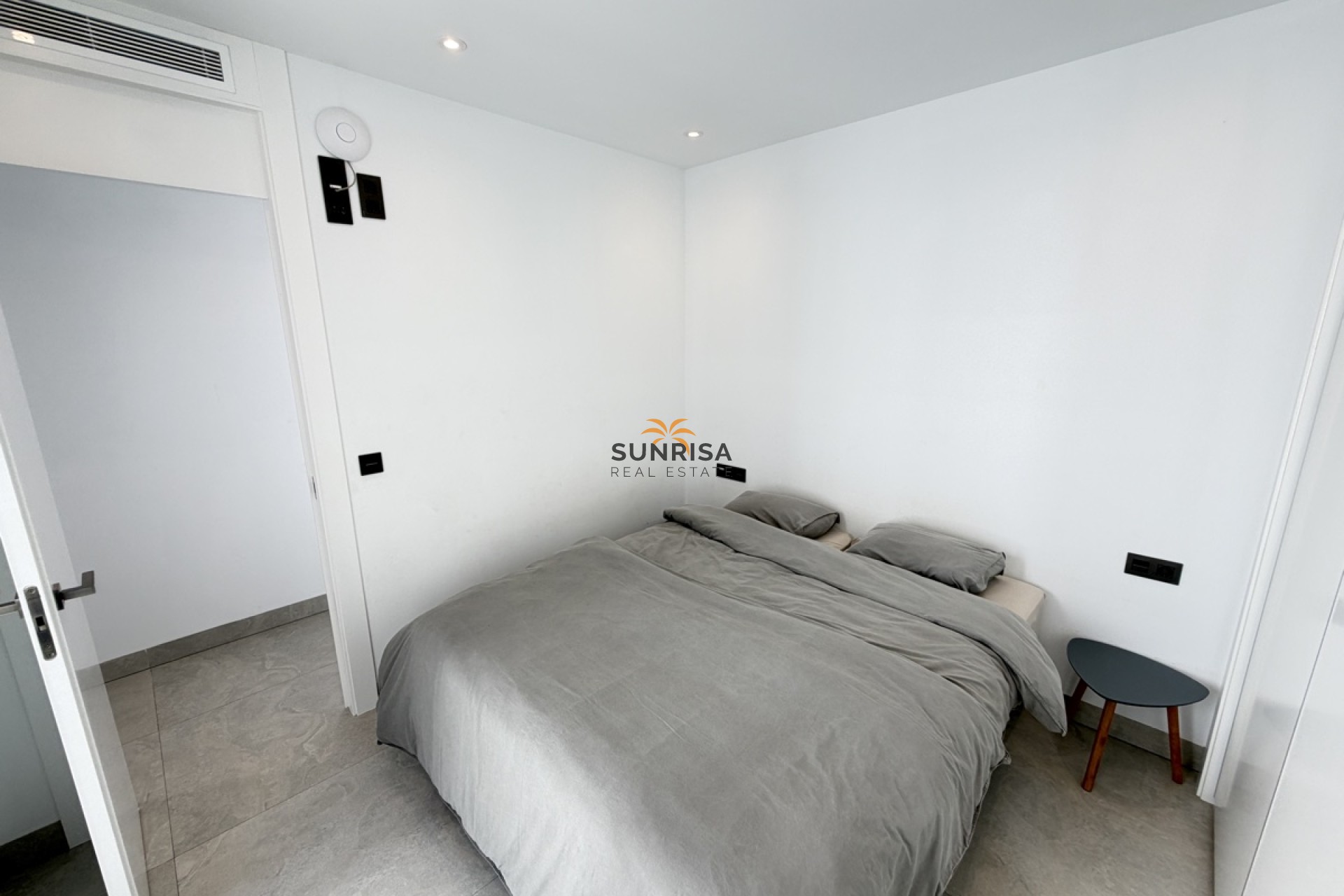Resale - Villa - Villamartin