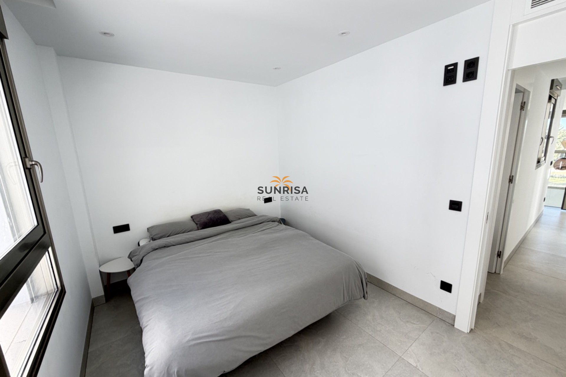 Resale - Villa - Villamartin