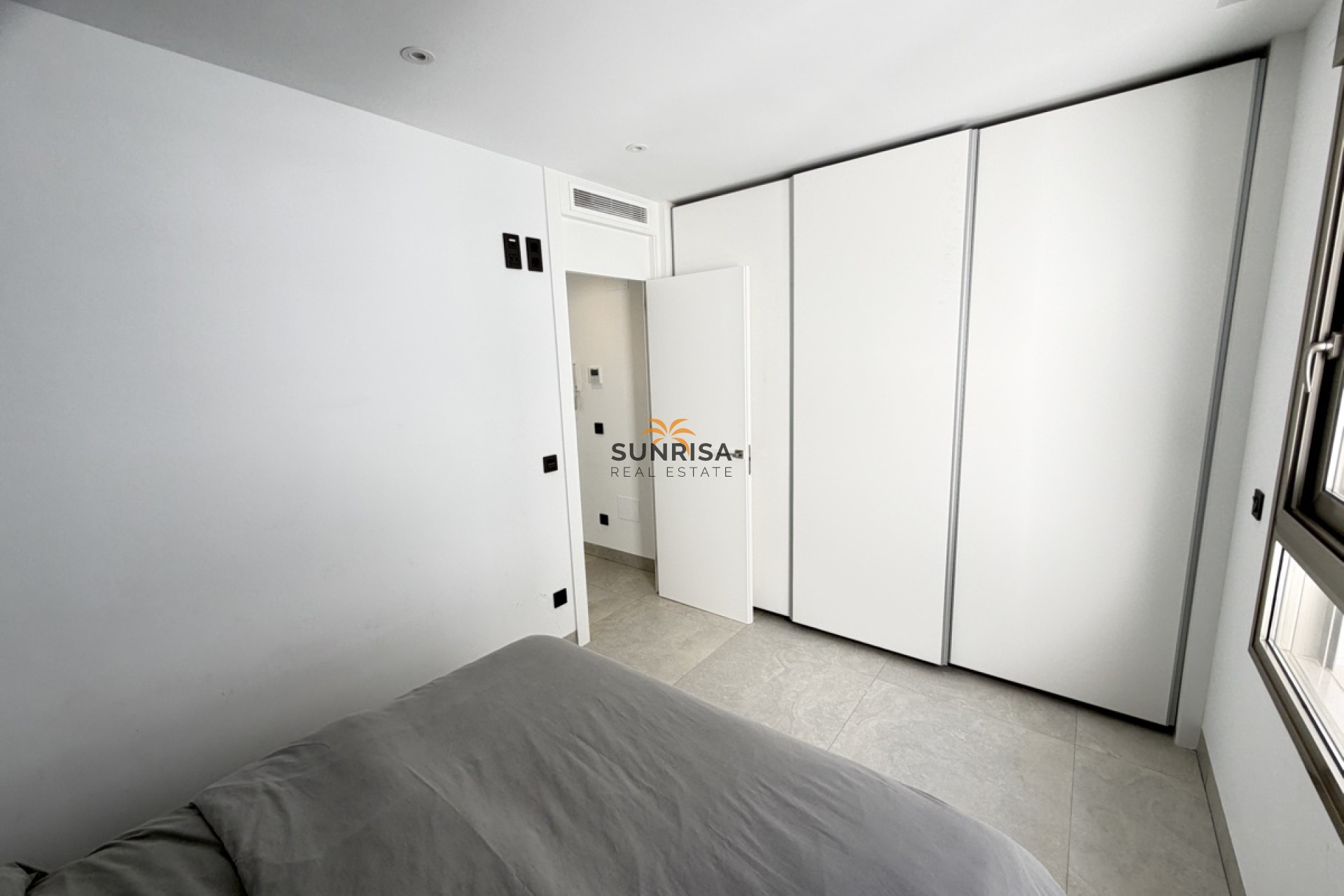 Resale - Villa - Villamartin