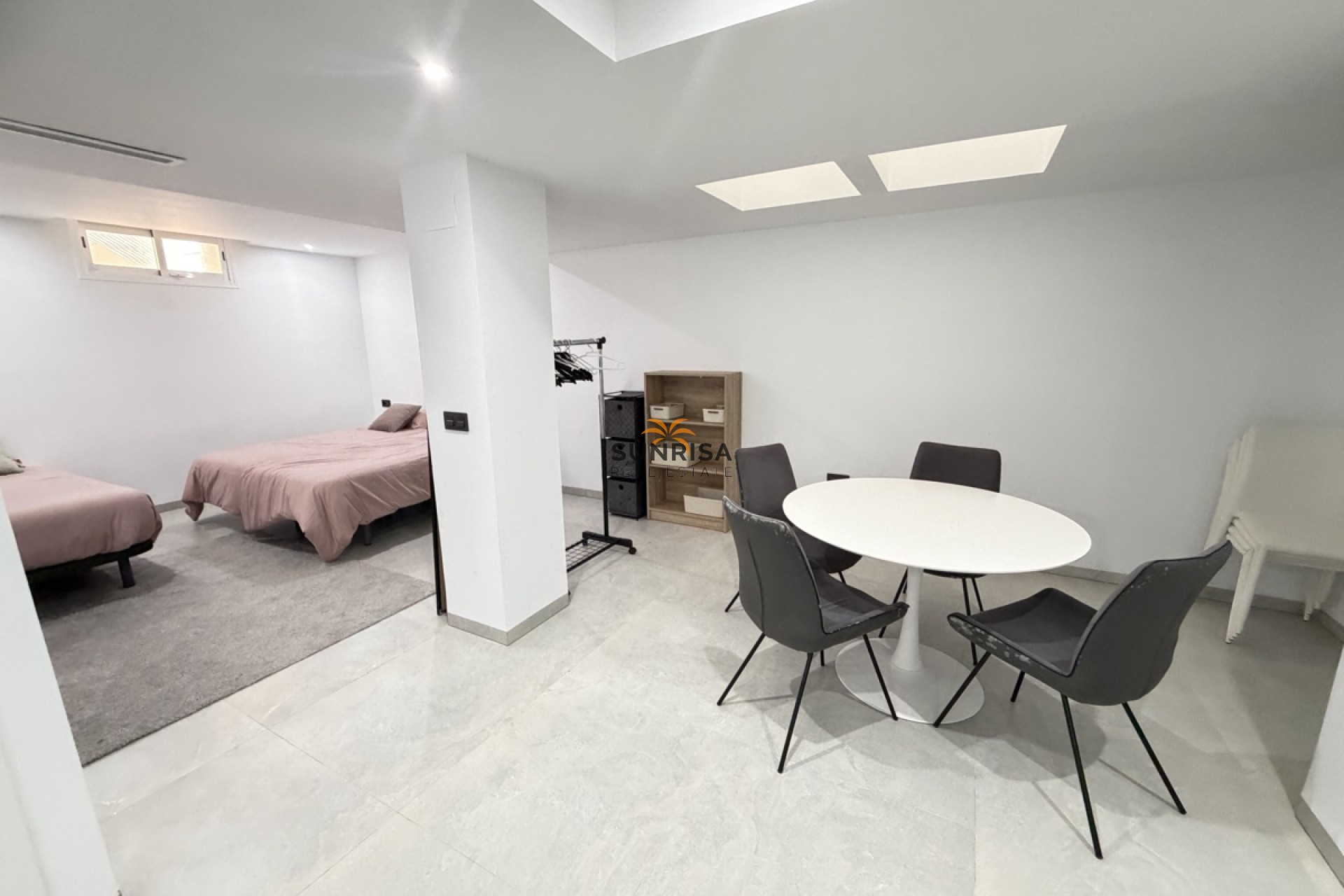 Resale - Villa - Villamartin