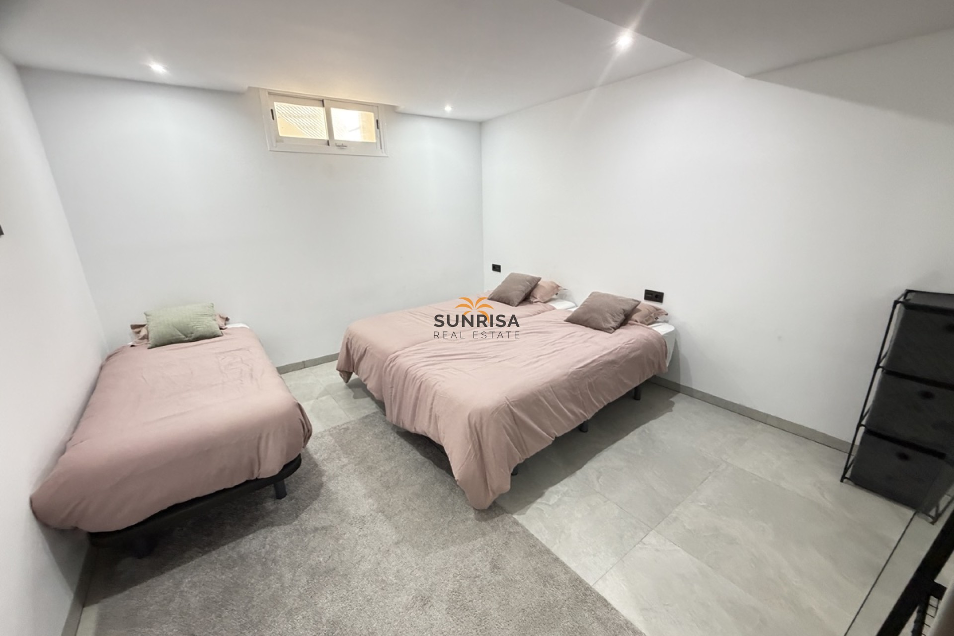 Resale - Villa - Villamartin