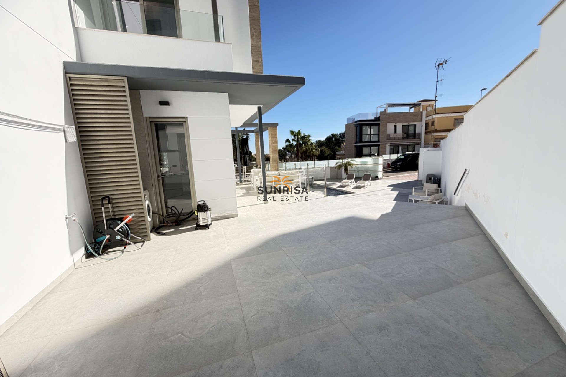 Resale - Villa - Villamartin