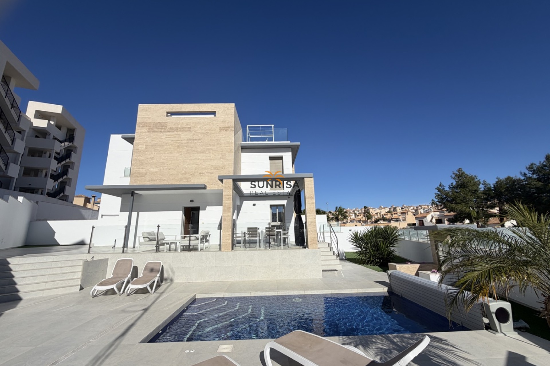 Resale - Villa - Villamartin