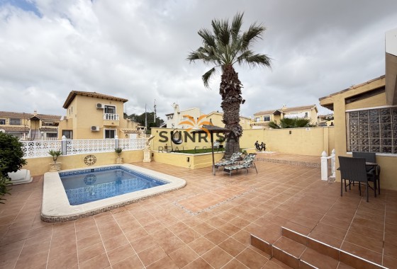Villa · Revente - Villamartin · Alicante · Espagne