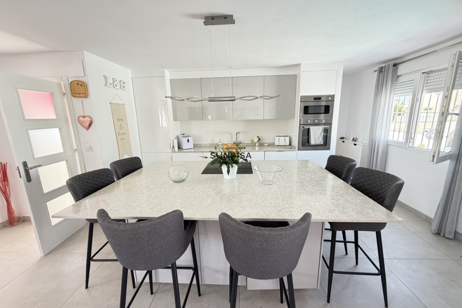 Resale - Villa - San Miguel de Salinas