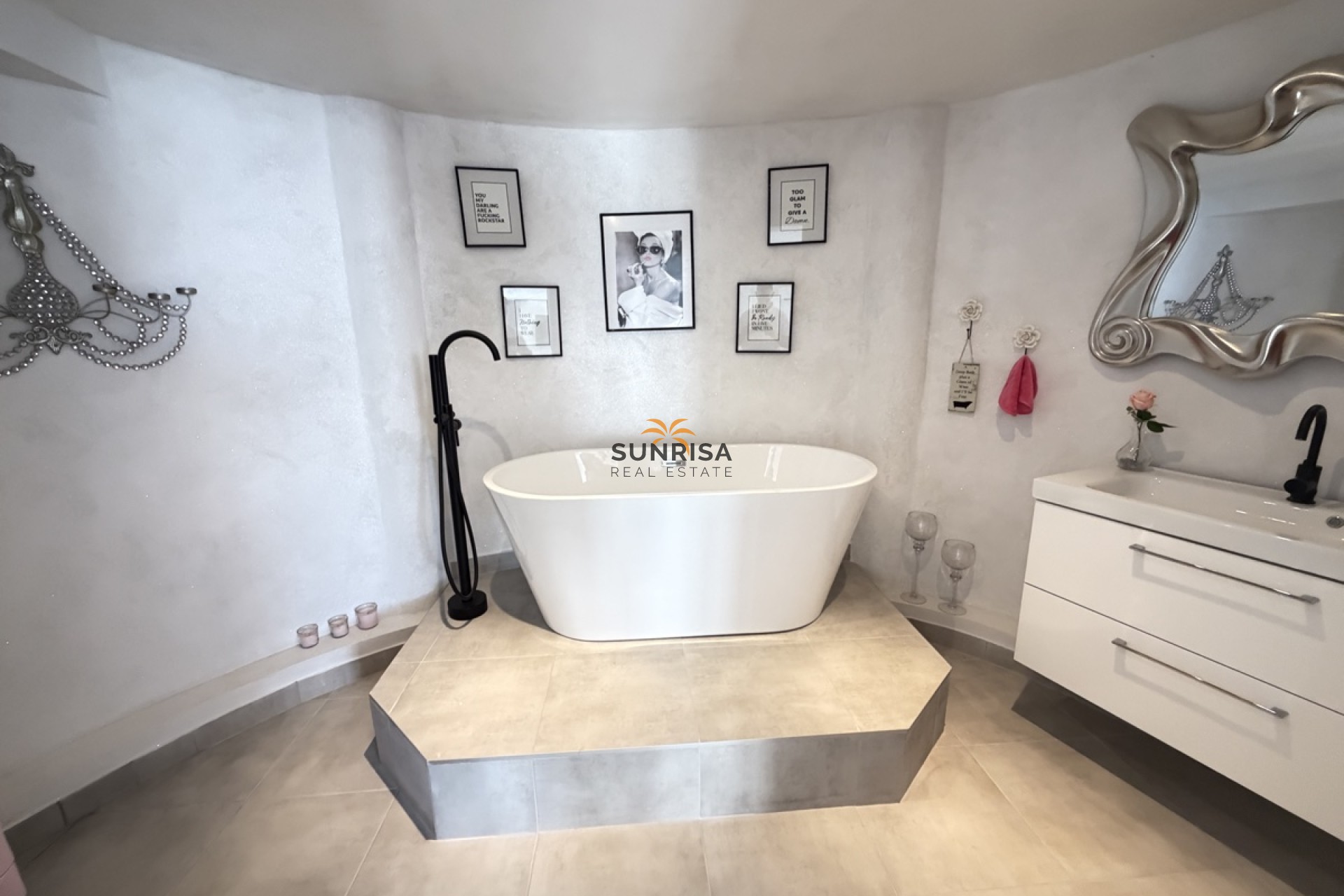 Resale - Villa - San Miguel de Salinas