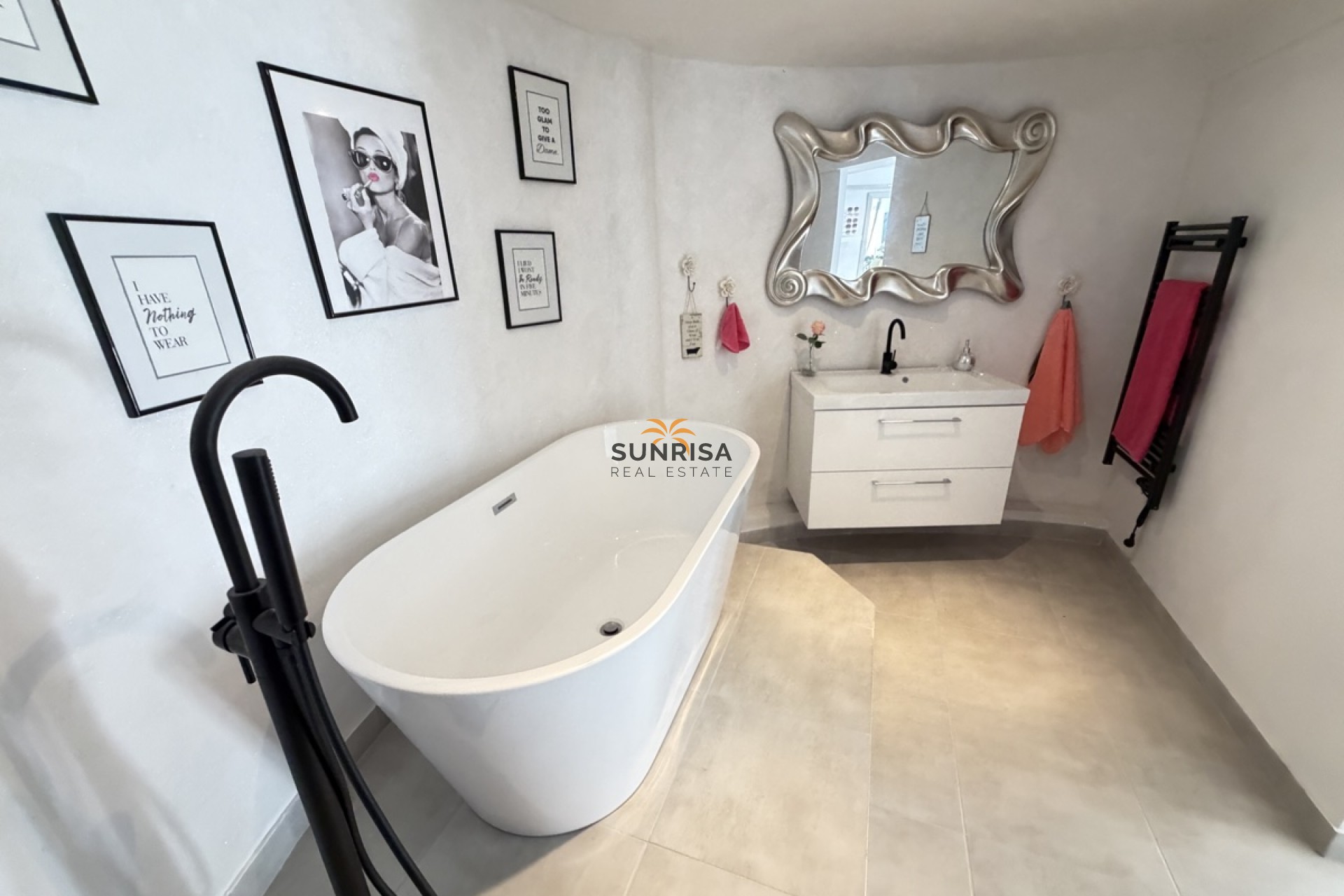 Resale - Villa - San Miguel de Salinas