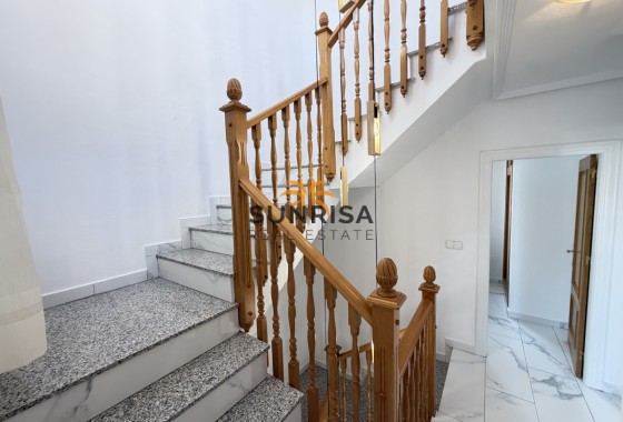 Villa · Revente - Villamartin · Alicante · Espagne