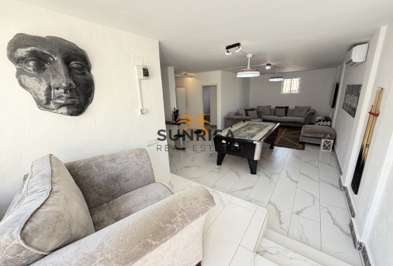 Villa · Revente - Villamartin · Alicante · Espagne