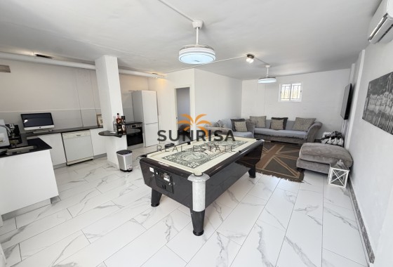 Villa · Revente - Villamartin · Alicante · Espagne