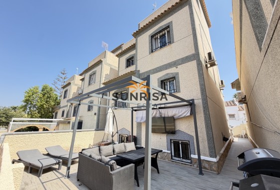 Villa · Revente - Villamartin · Alicante · Espagne