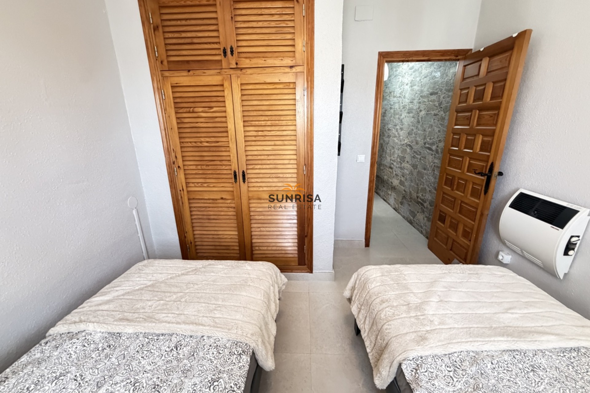 Resale - Bungalow - Torrevieja