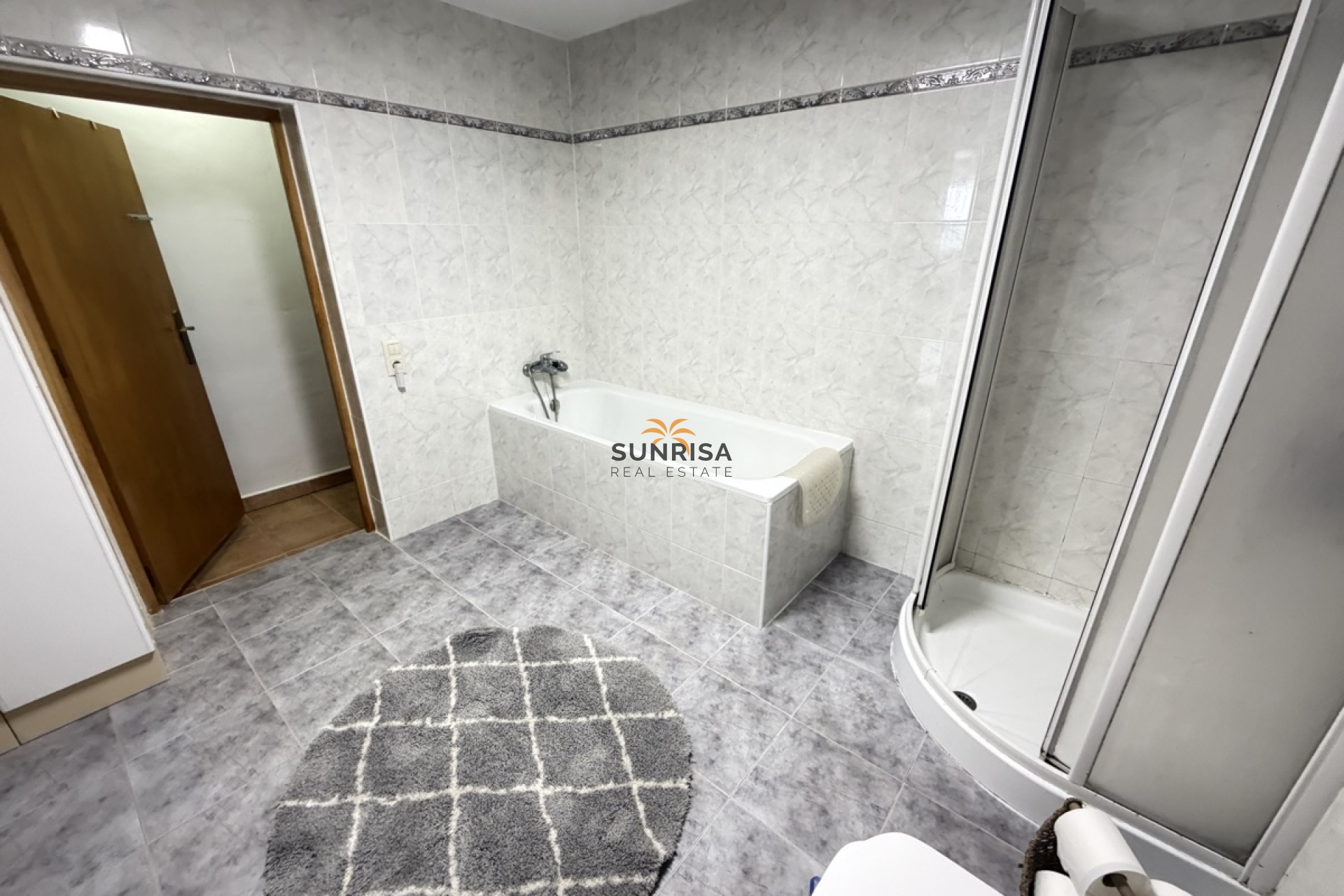 Resale - Bungalow - Torrevieja