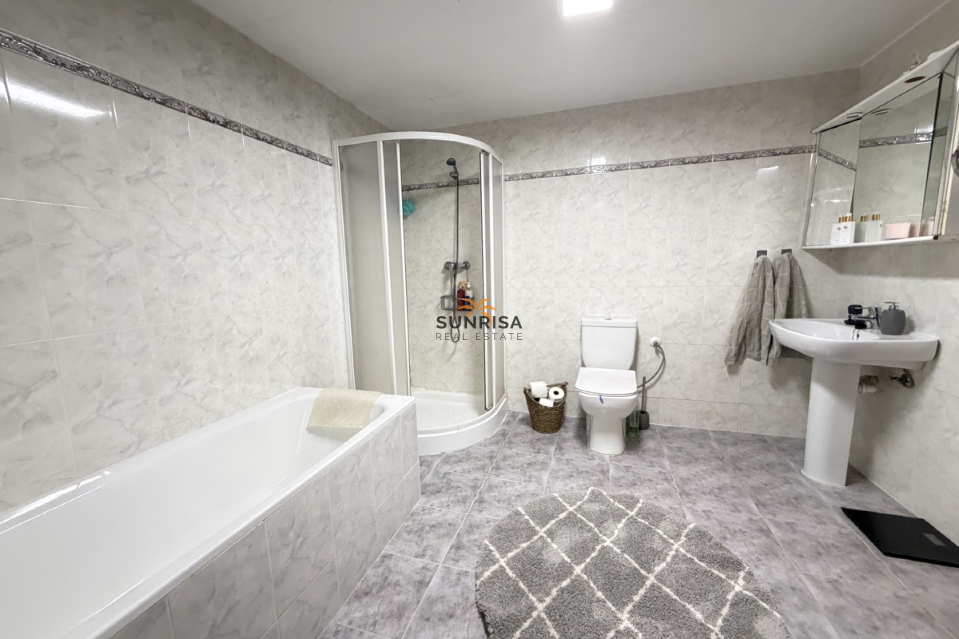 Resale - Bungalow - Torrevieja