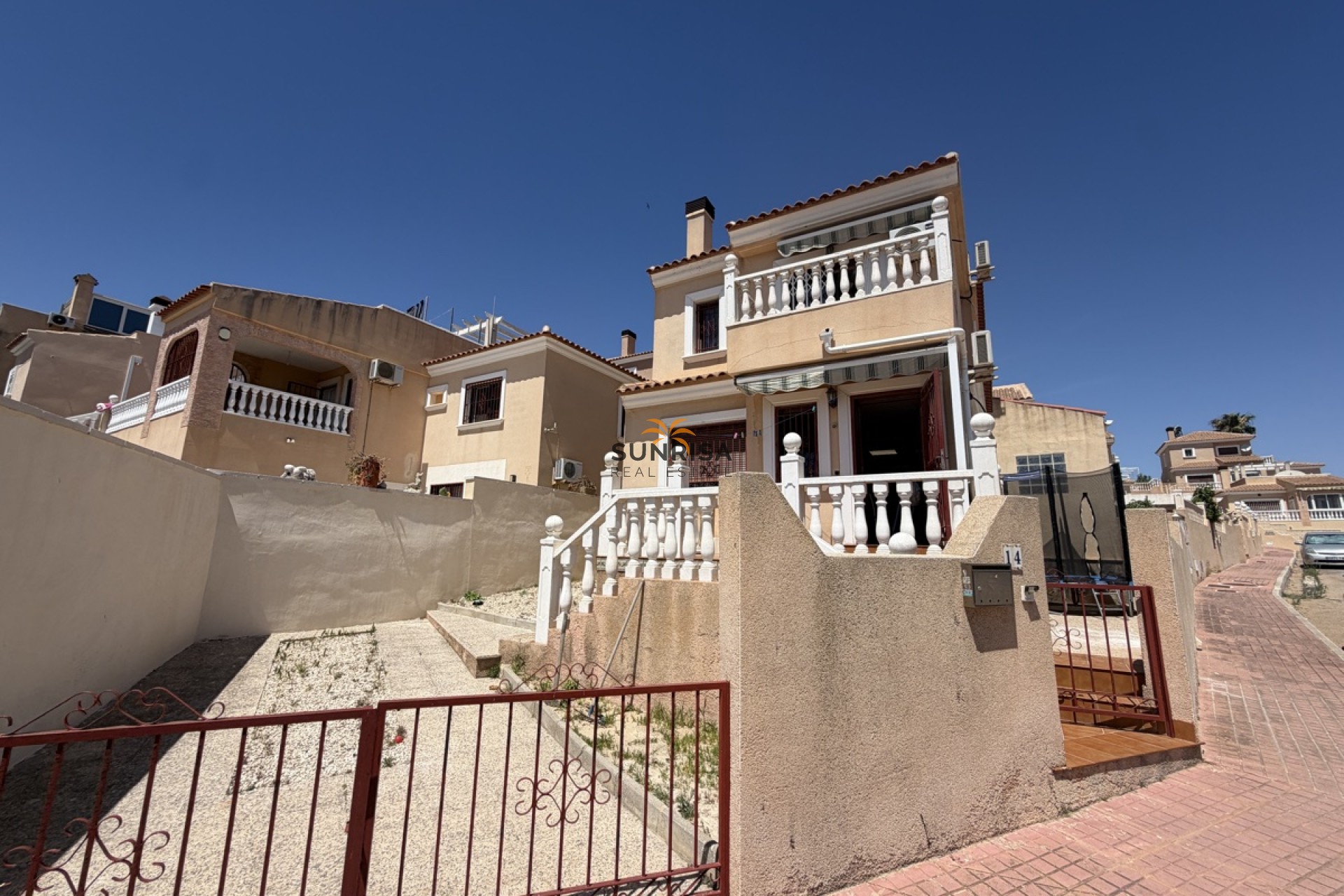 Resale - Villa - Villamartin