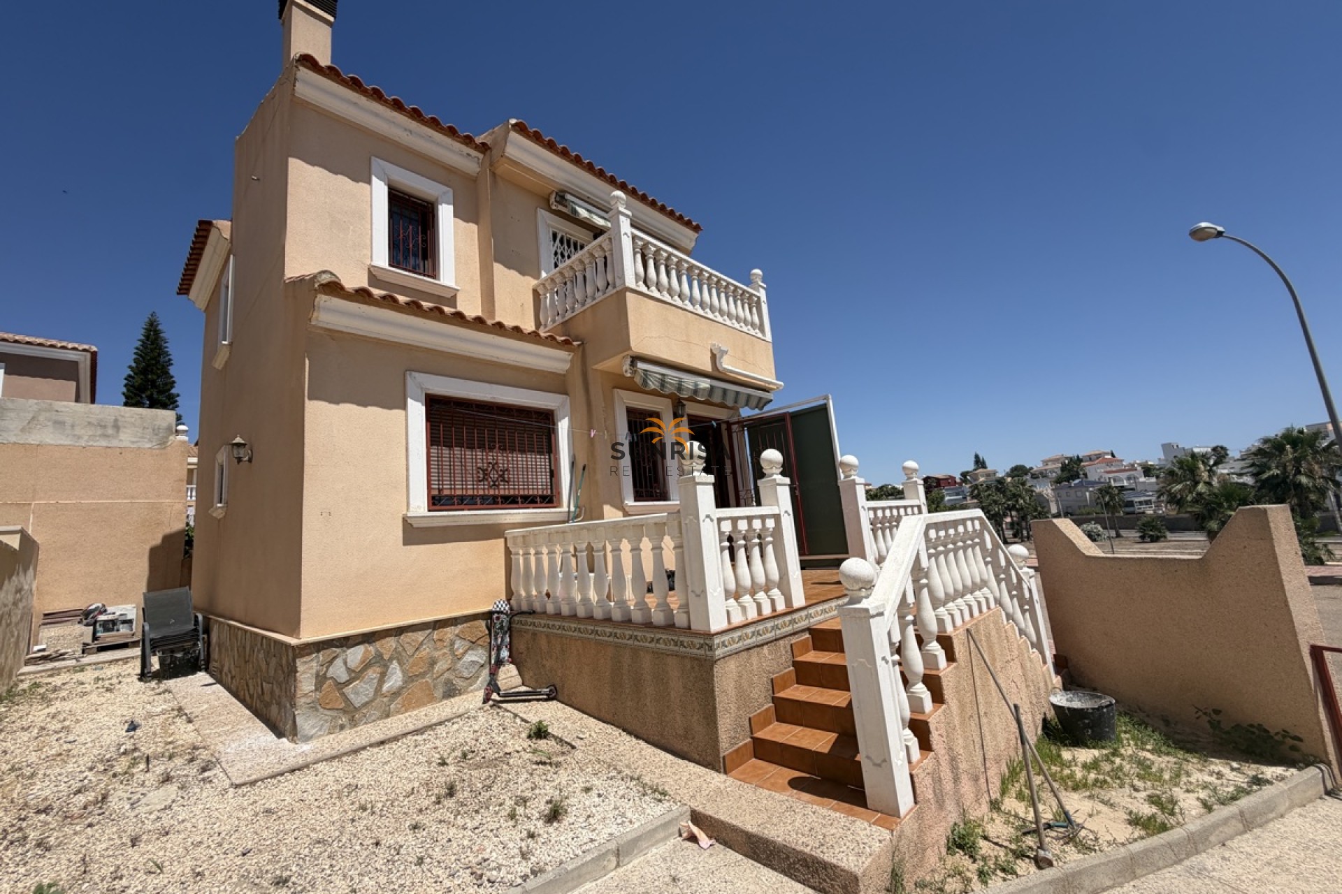 Resale - Villa - Villamartin