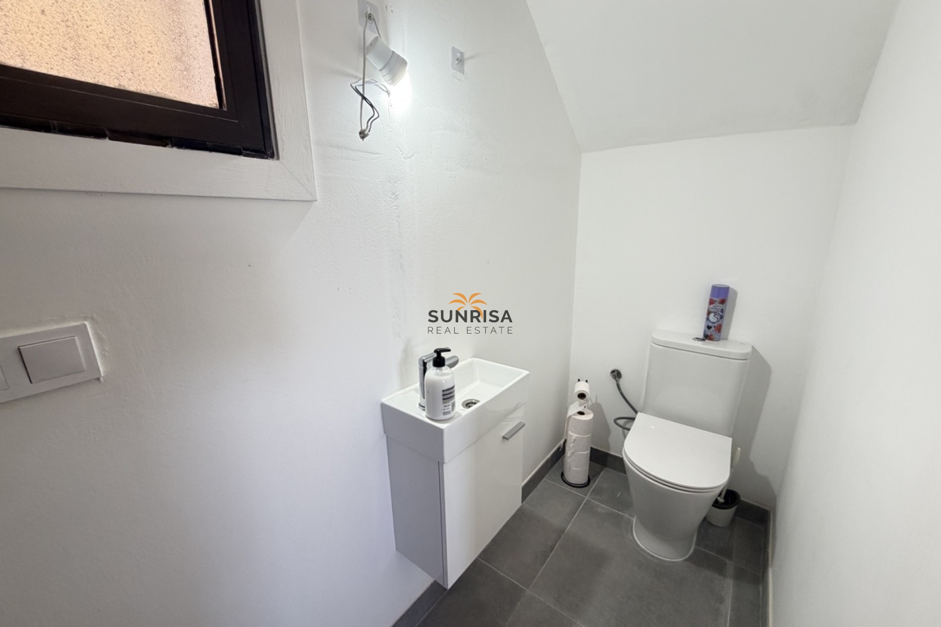 Resale - Villa - Villamartin