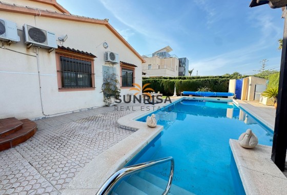 Villa · Reventa - Cabo Roig · Alicante · España