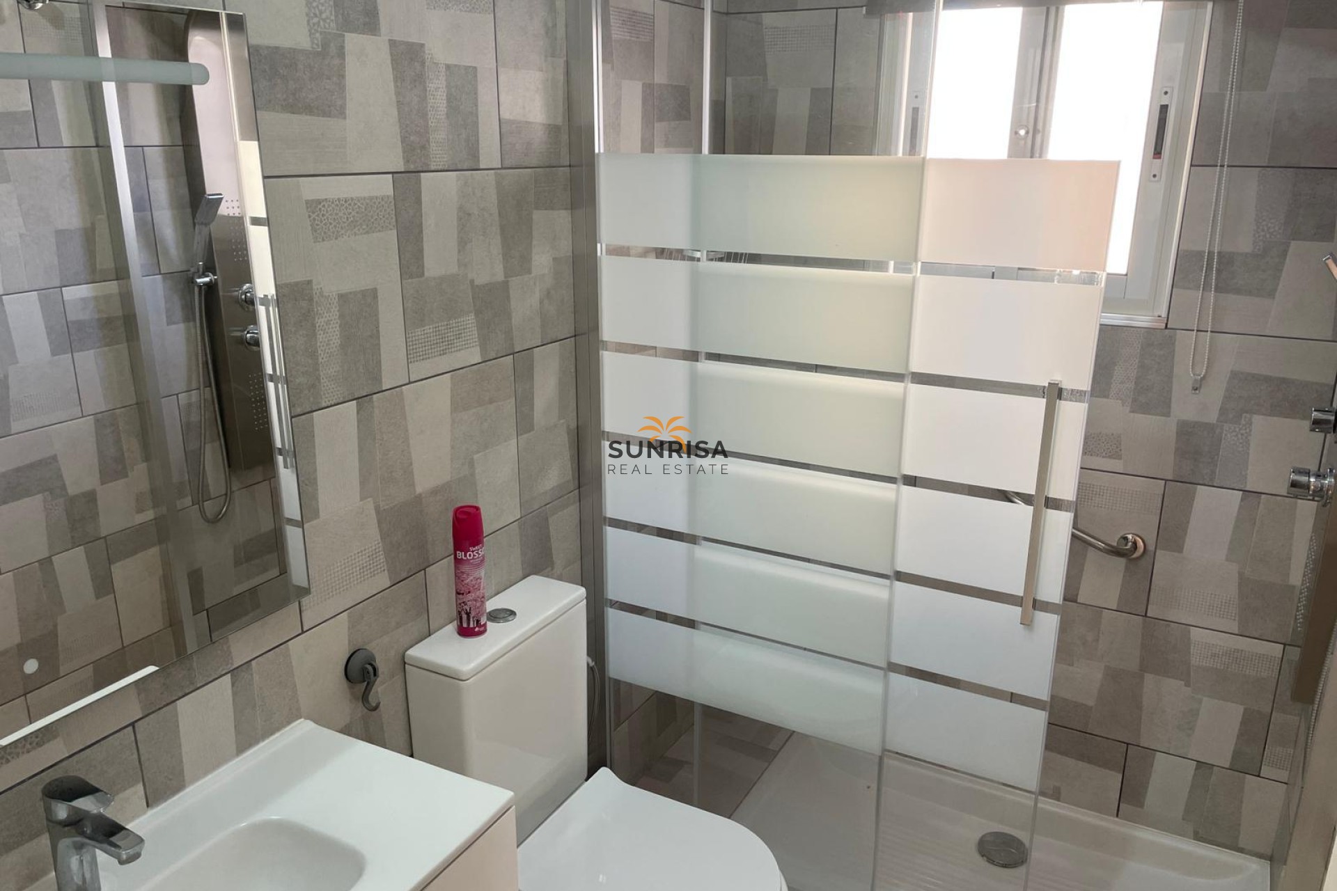 Resale - Townhouse - Villamartin