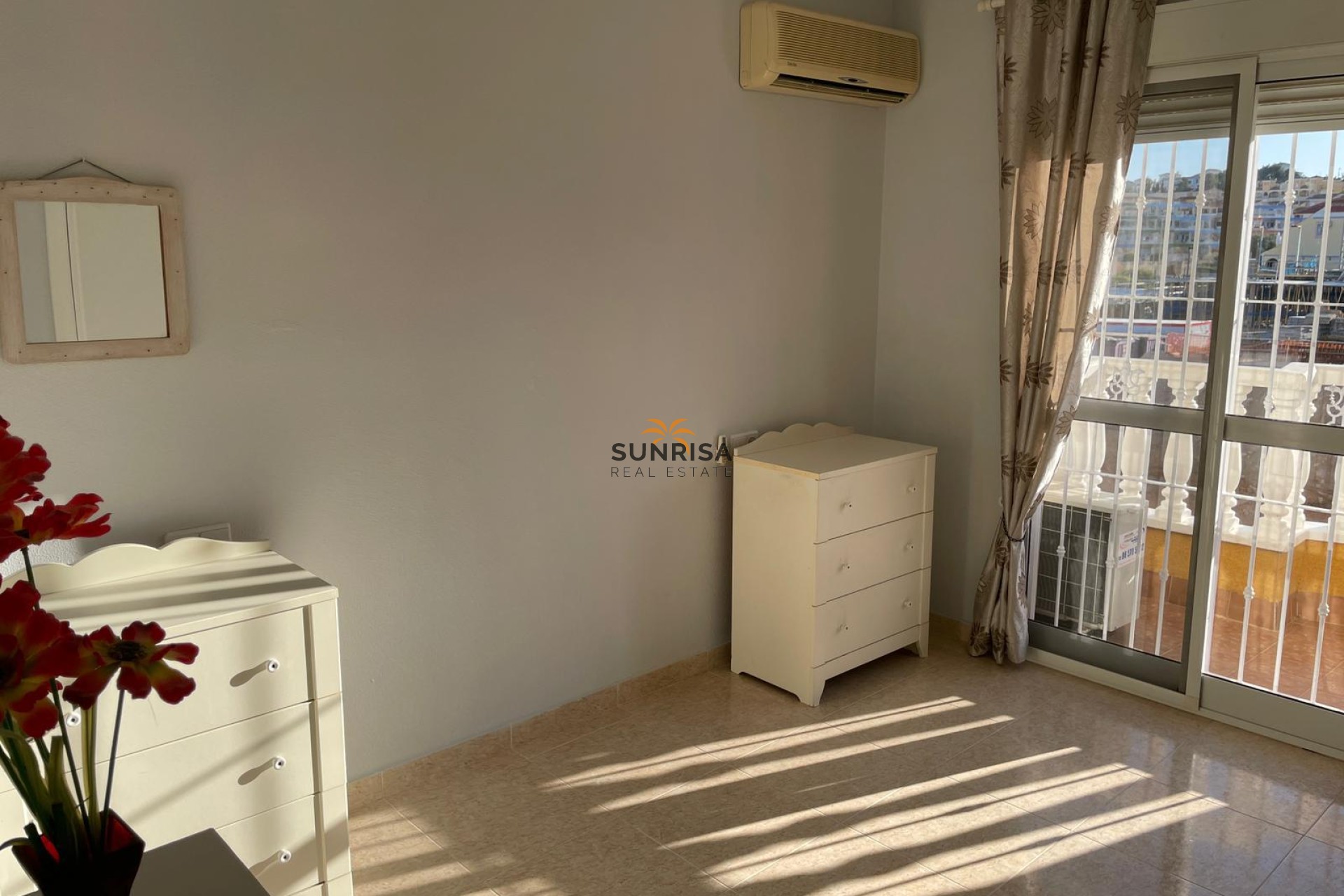 Resale - Townhouse - Villamartin