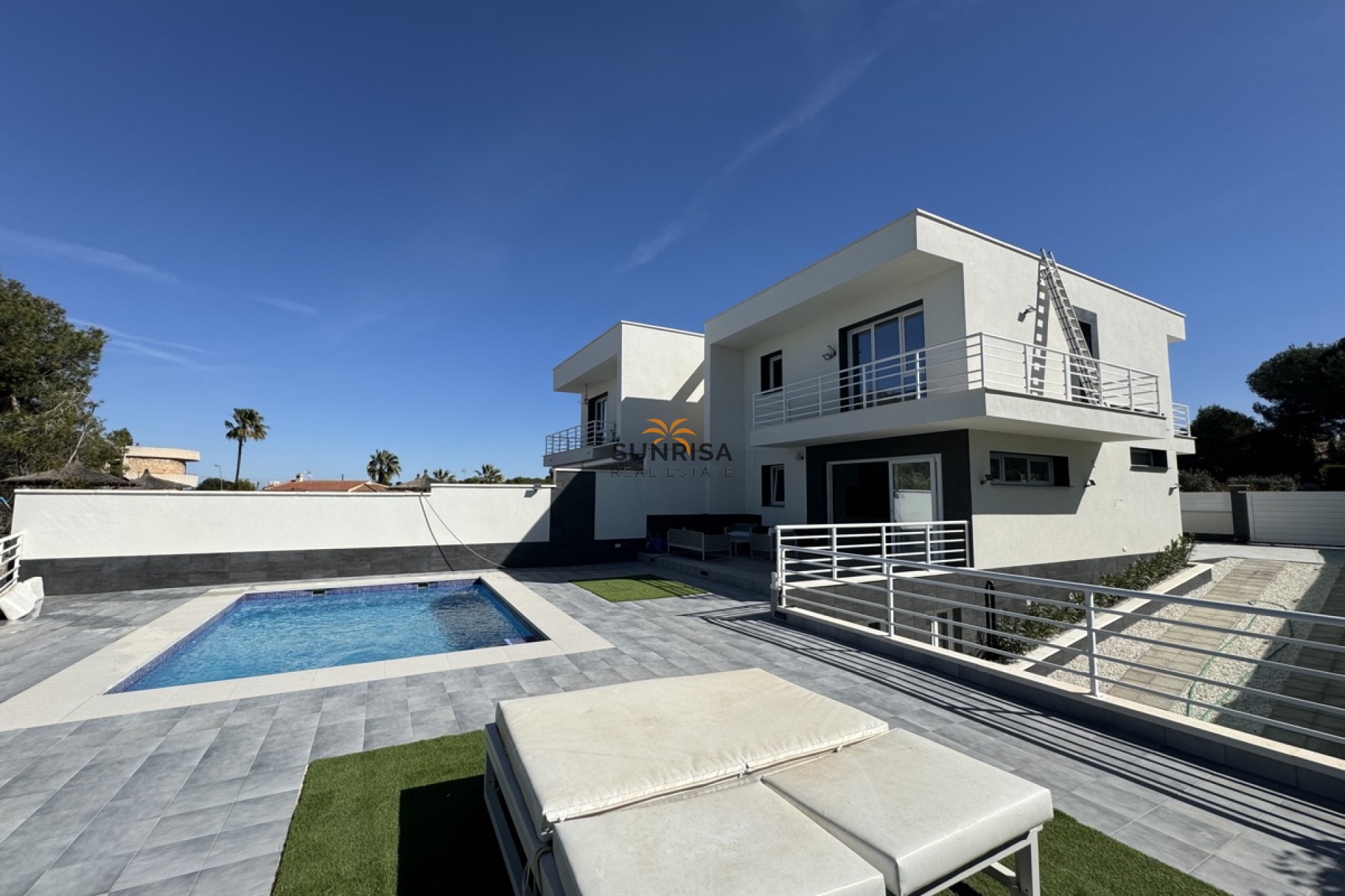 Reventa - Villa - Los Balcones