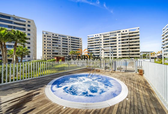 Appartement · Herverkoop - Torrevieja · Punta Prima · Alicante · Spanje