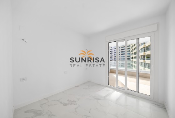 Appartement · Herverkoop - Torrevieja · Punta Prima · Alicante · Spanje