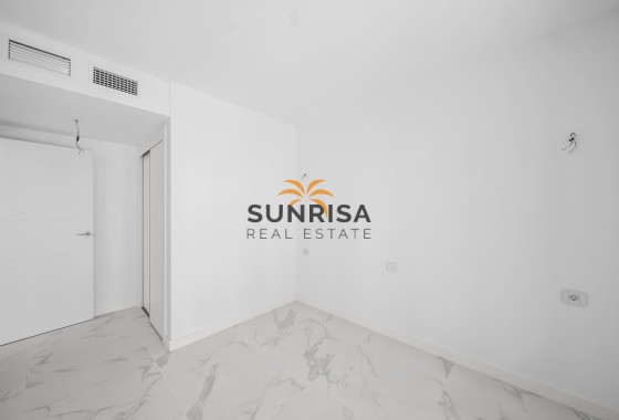 Appartement · Herverkoop - Torrevieja · Punta Prima · Alicante · Spanje