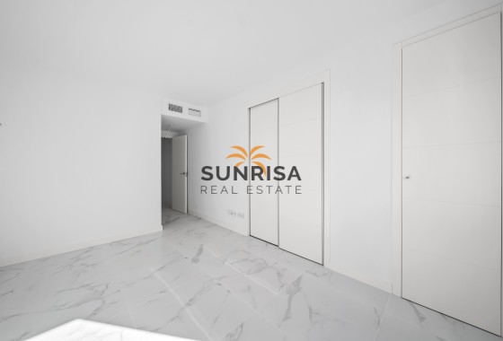 Appartement · Herverkoop - Torrevieja · Punta Prima · Alicante · Spanje