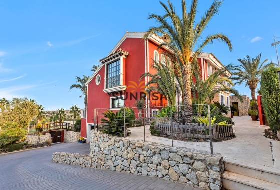Villa · Herverkoop - Algorfa · La Finca Golf Resort · Alicante · Spanje
