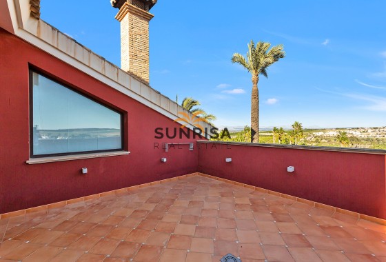 Villa · Herverkoop - Algorfa · La Finca Golf Resort · Alicante · Spanje