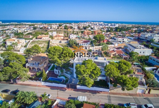 Villa · Herverkoop - Los Balcones · Alicante · Spanje