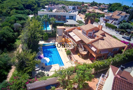 Villa · Resale - Orihuela Costa · Campoamor · Alicante · Spain