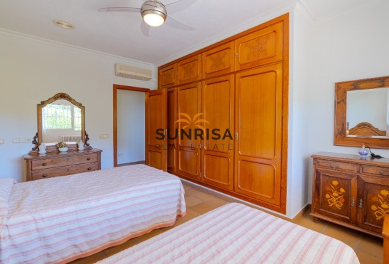 Villa · Resale - Orihuela Costa · Campoamor · Alicante · Spain