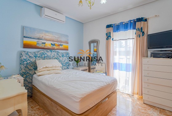 Townhouse · Resale - Torrevieja · Punta Prima · Alicante · Spain
