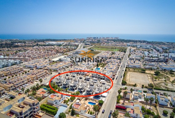 Villa · Herverkoop - Punta Prima · Alicante · Spanje