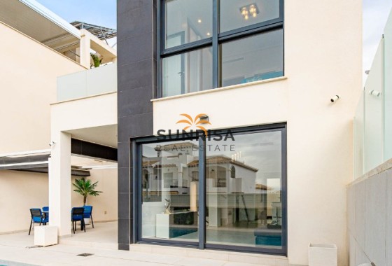 Villa · Herverkoop - Punta Prima · Alicante · Spanje