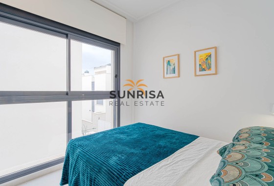 Villa · Herverkoop - Punta Prima · Alicante · Spanje