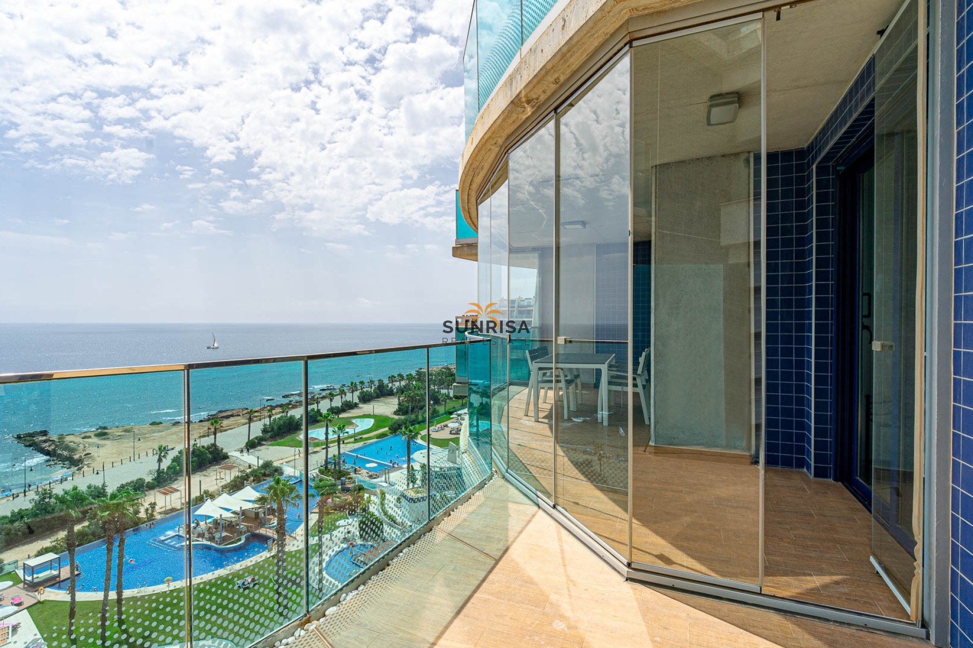 Resale - Apartment - Punta Prima