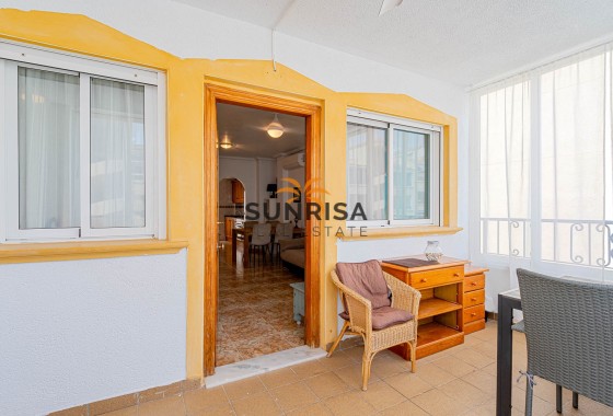 Appartement · Herverkoop - Punta Prima · Alicante · Spanje