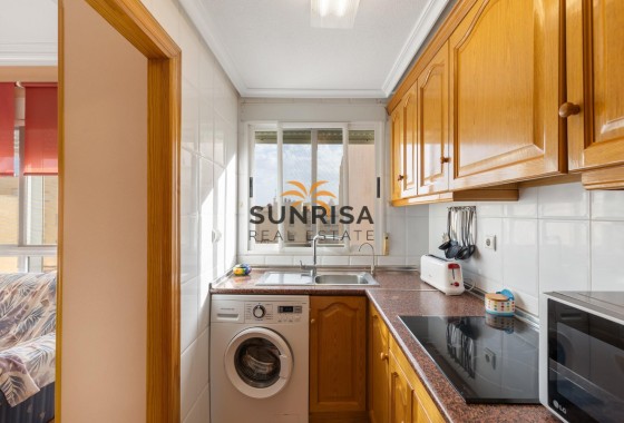 Appartement · Herverkoop - Torrevieja · La Mata · Alicante · Spanje