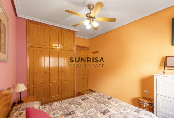 Appartement · Herverkoop - Torrevieja · La Mata · Alicante · Spanje