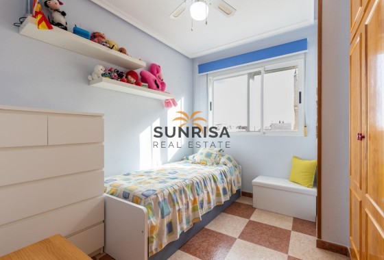 Appartement · Herverkoop - Torrevieja · La Mata · Alicante · Spanje